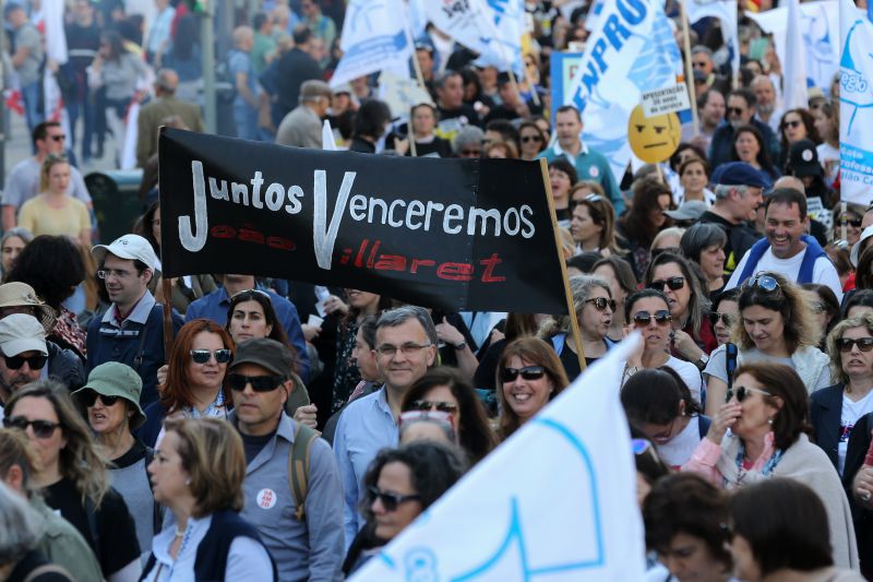 Docentes já podem escolher forma de recuperar três anos de serviço congelado