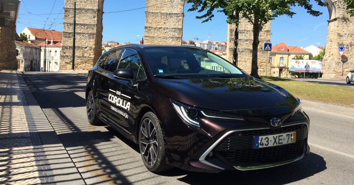 Super motor híbrido do Corolla transforma versão familiar da gama em carro “fun to drive”