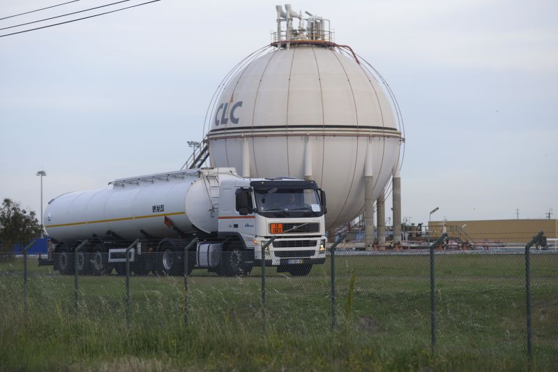 Sindicato de motoristas de matérias perigosas desconvoca greve e anuncia "acordo histórico"