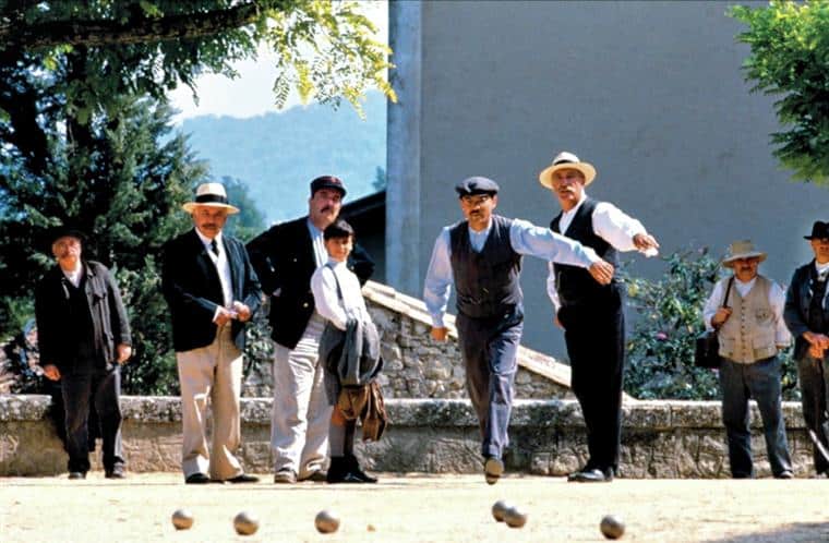 Petanca. Uma forma de estar na vida a sul, ao fim da tarde, quando o calor abranda