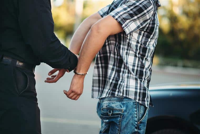 Detido homem por perseguir e ameaçar de morte ex-mulher