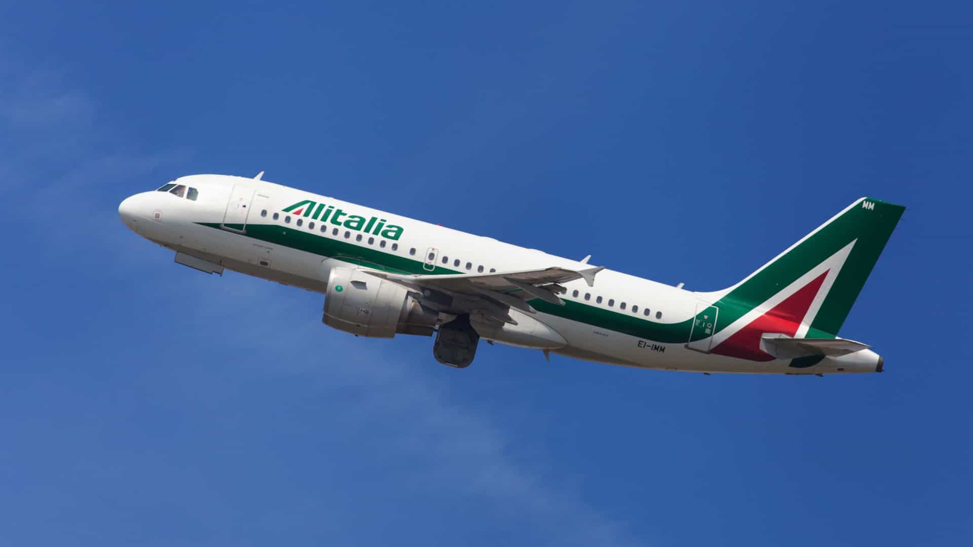 Alitalia cancela 113 voos em Itália devido à greve de 4 horas no setor