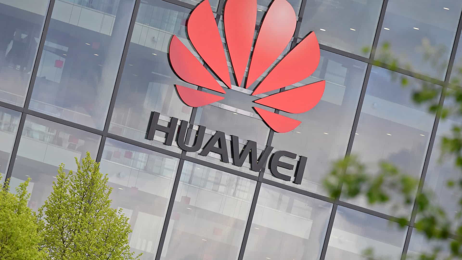 Huawei abre a maior loja da marca no mundo aqui ao lado