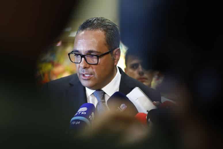 Greve dos motoristas mantém-se até acordo com patrões