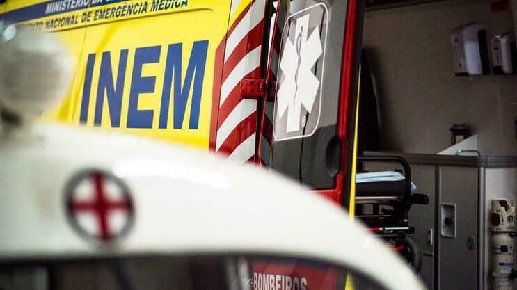 Ambulâncias paradas levam INEM a reforçar acordos com bombeiros