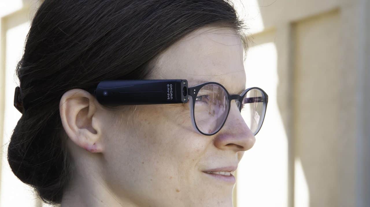 Estes óculos vão ler por si tudo o que não consegue ver