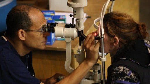 Oftalmologistas criam "rede de consultórios" e querem atender utentes do SNS