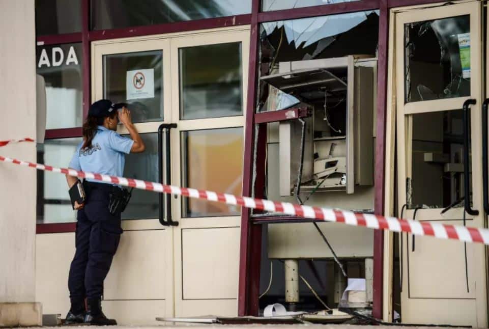 Assaltaram mais de 80 caixas multibanco entre Porto e Beja furtando mais de 2 milhões de euros. Grupo responsável será julgado em Coimbra