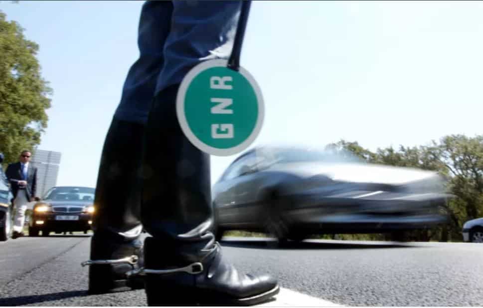 Dez mortos em quase três mil acidentes durante Operação "Natal e Ano Novo" da GNR