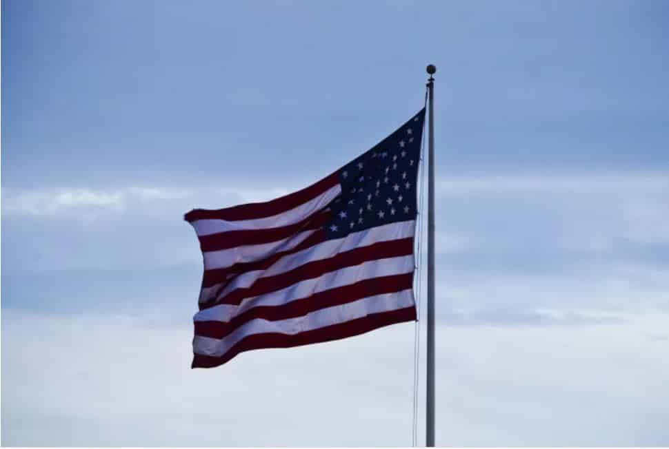 Presidente da coligação de luso-americanos na Califórnia elogia suspensão de lei que permitiria expulsar jovens portugueses clandestinos dos Estados Unidos