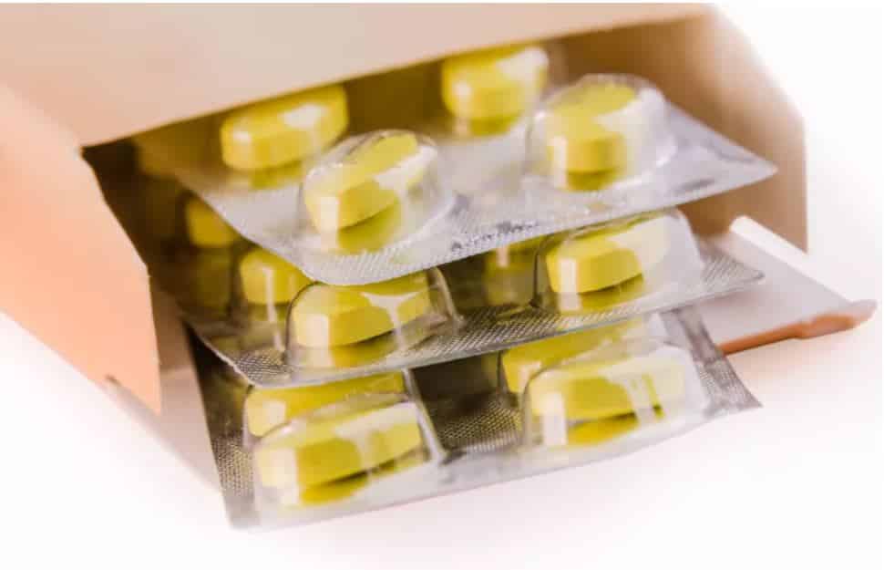 Viajar em tempos de COVID-19: Que cuidados a ter com a farmácia de viagem?