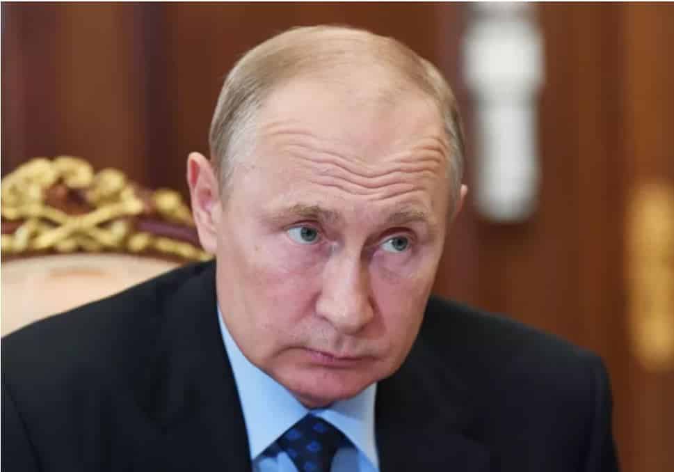 Putin anuncia que a Rússia desenvolveu a "primeira" vacina contra o coronavírus — e a filha já a tomou