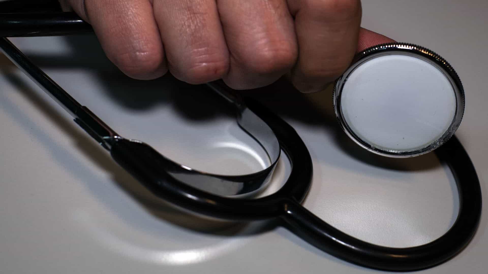 Plataforma de médicos e estudantes contra abertura do curso da Católica