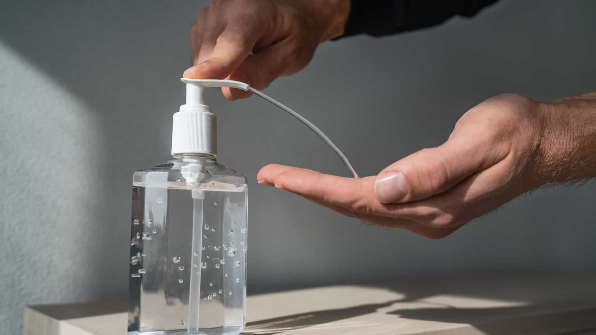 Uso massivo de gel anti-bacteriano pode criar super vírus, alerta OMS