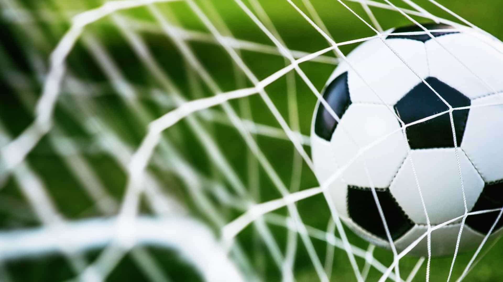 Liga de Futebol define três fases para o regresso do público aos estádios