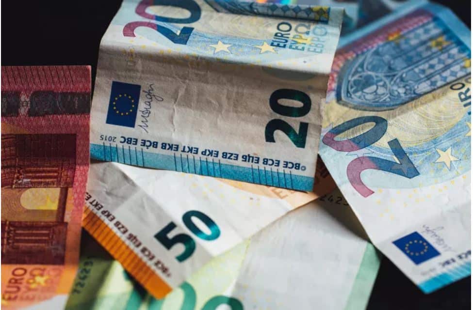 Portugal cobra mais de 4.300 taxas às empresas. Só a Agência Portuguesa do Ambiente é responsável por 600