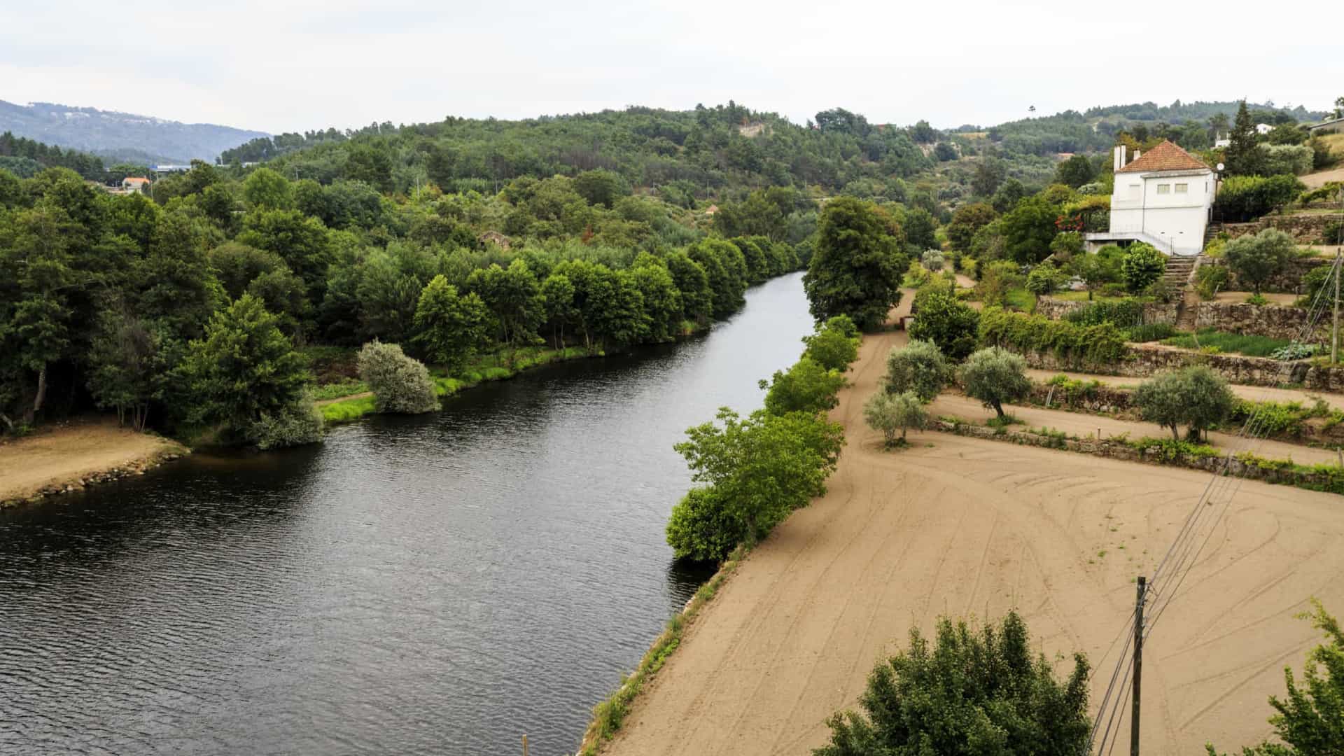 Bacias hidrográficas com totais armazenados em baixa