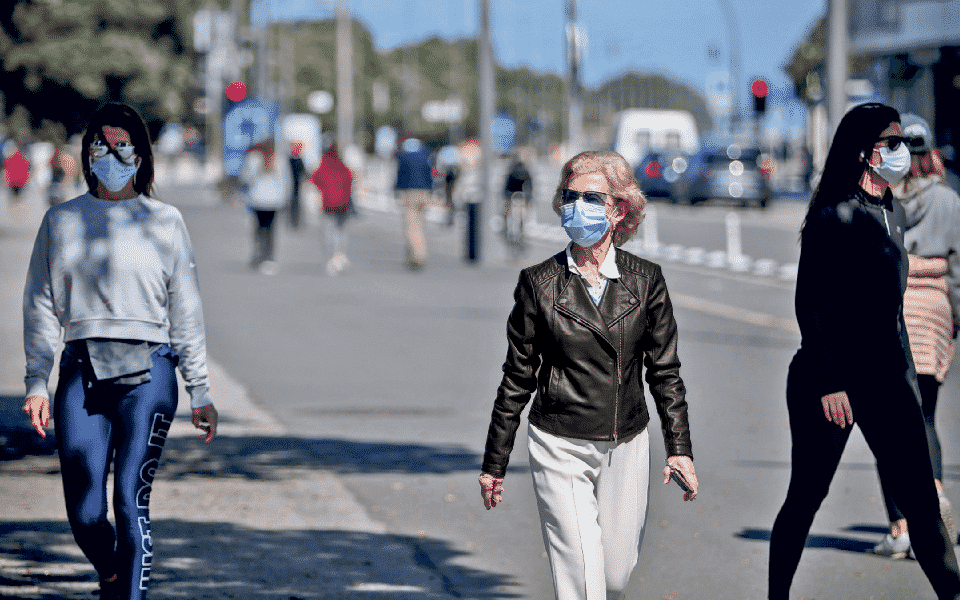 Governo pondera deixar cair recolher obrigatório aos fins de semana em 160 concelhos