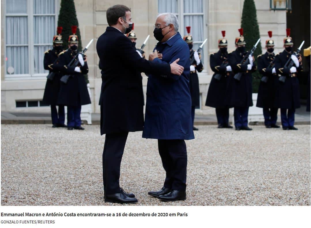Emmanuel Macron anuncia que tem covid-19, um dia depois de ter estado com António Costa