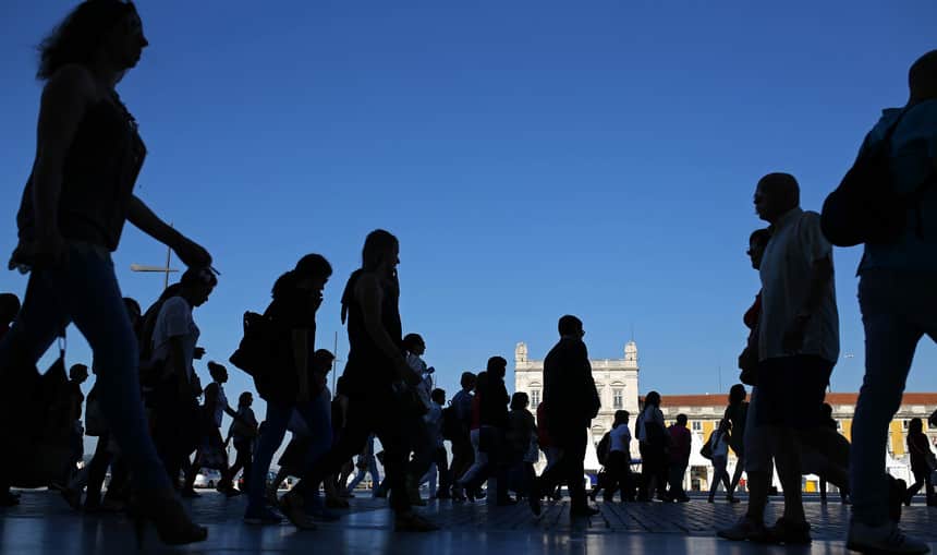 Governo lança programa de apoio a estágios e contratação de desempregados