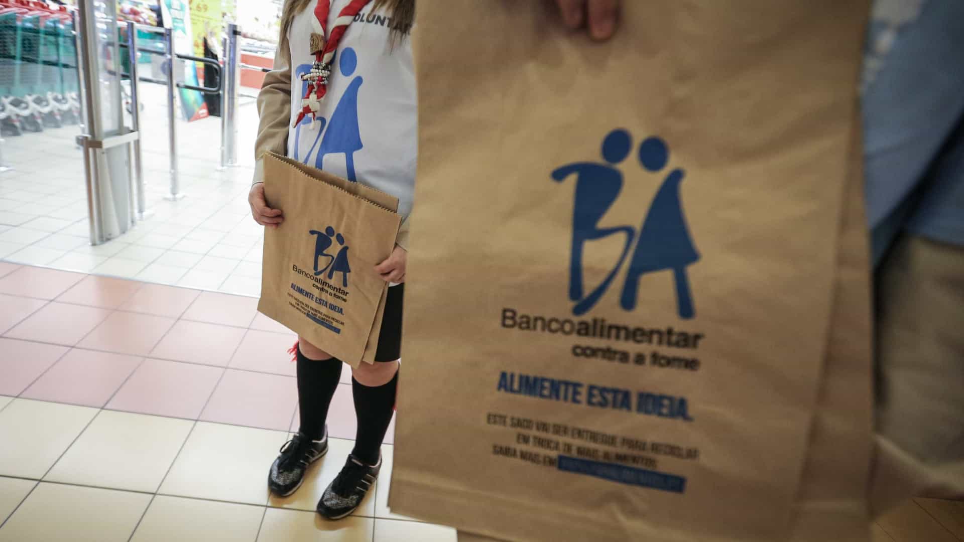 Máscaras sociais da FPF geram cinco mil euros para o Banco Alimentar