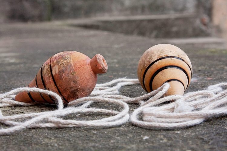 Éramos felizes e não sabíamos: 10 jogos de rua antigos