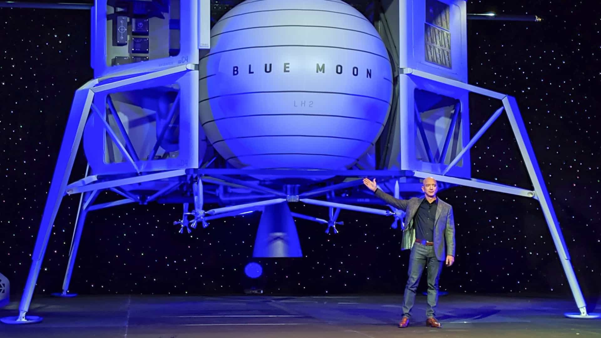 Jeff Bezos oferece milhões à NASA para participar em missão lunar