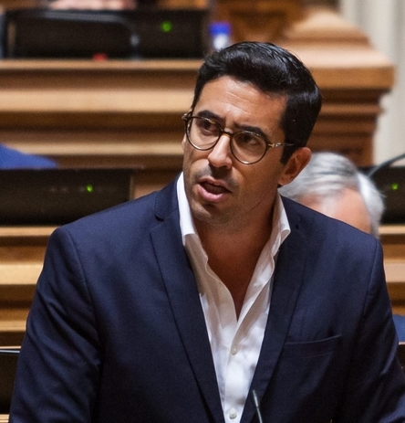 Rui Cristina e Câmara de Albufeira sob Investigação da Polícia Judiciária.