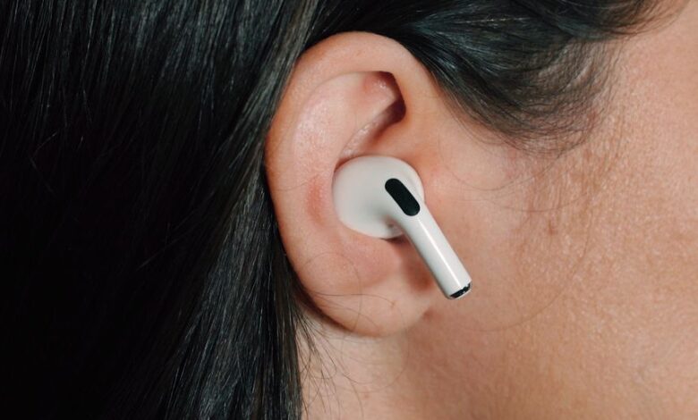 Os AirPods do futuro podem servir para muito mais do que ouvir música, realizar chamadas e cancelar ruído